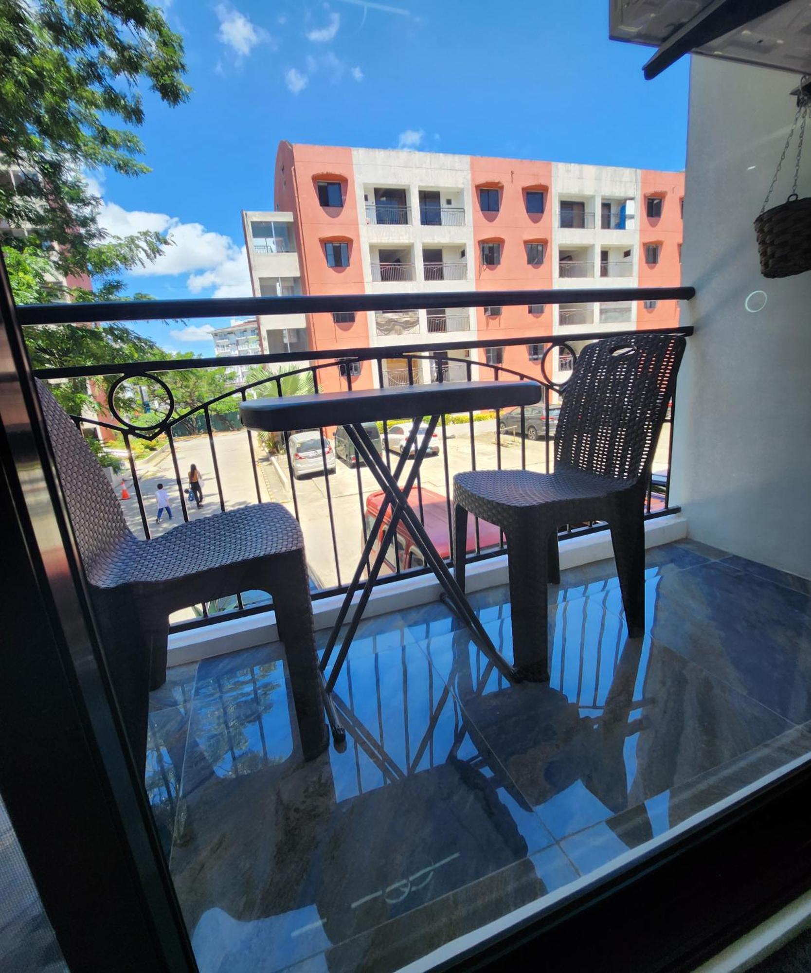 Condo Azur Suites B207 Near Airport, Netflix, Stylish, Cozy With Swimming Pool Lapu-Lapu City Bagian luar foto